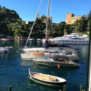 Pieds dans l'eau à Portofino by PortofinoVacanze Portofino